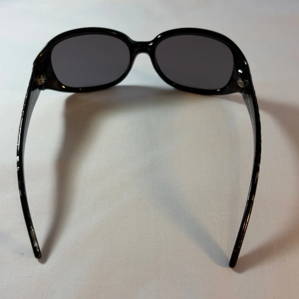 Authentic Fendi Sunglasses/Fendi Case!! - Picture 5 of 9
